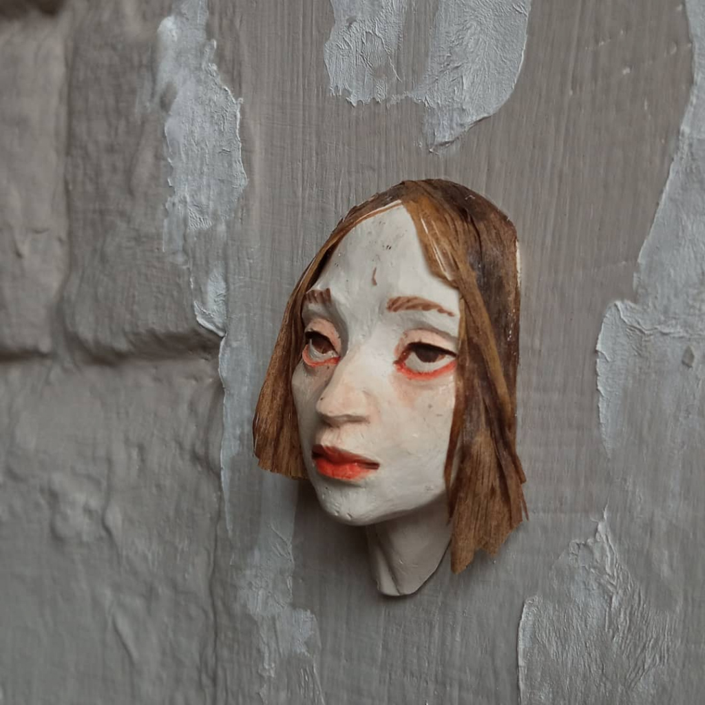 Московская художница Linden Tar "разбросала" кукольные головы по Нижнему Новгороду