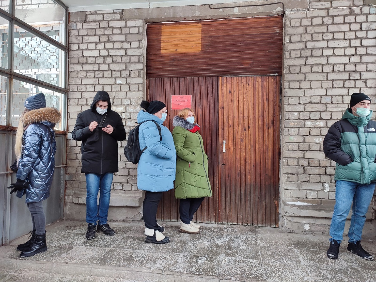 Ажиотаж с очередями на улицах у поликлиник пошел на убыль | 02.02.2022 |  Нижний Новгород - БезФормата