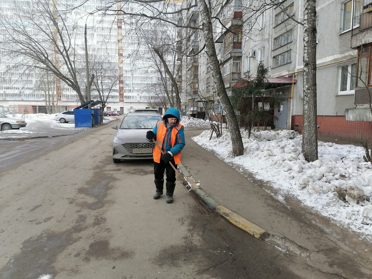 Дворник ДУК Канавинского района Нижнего Новгорода Татьяна Матвеева победила  в городском конкурсе профессионального мастерства «Лучший дворник».