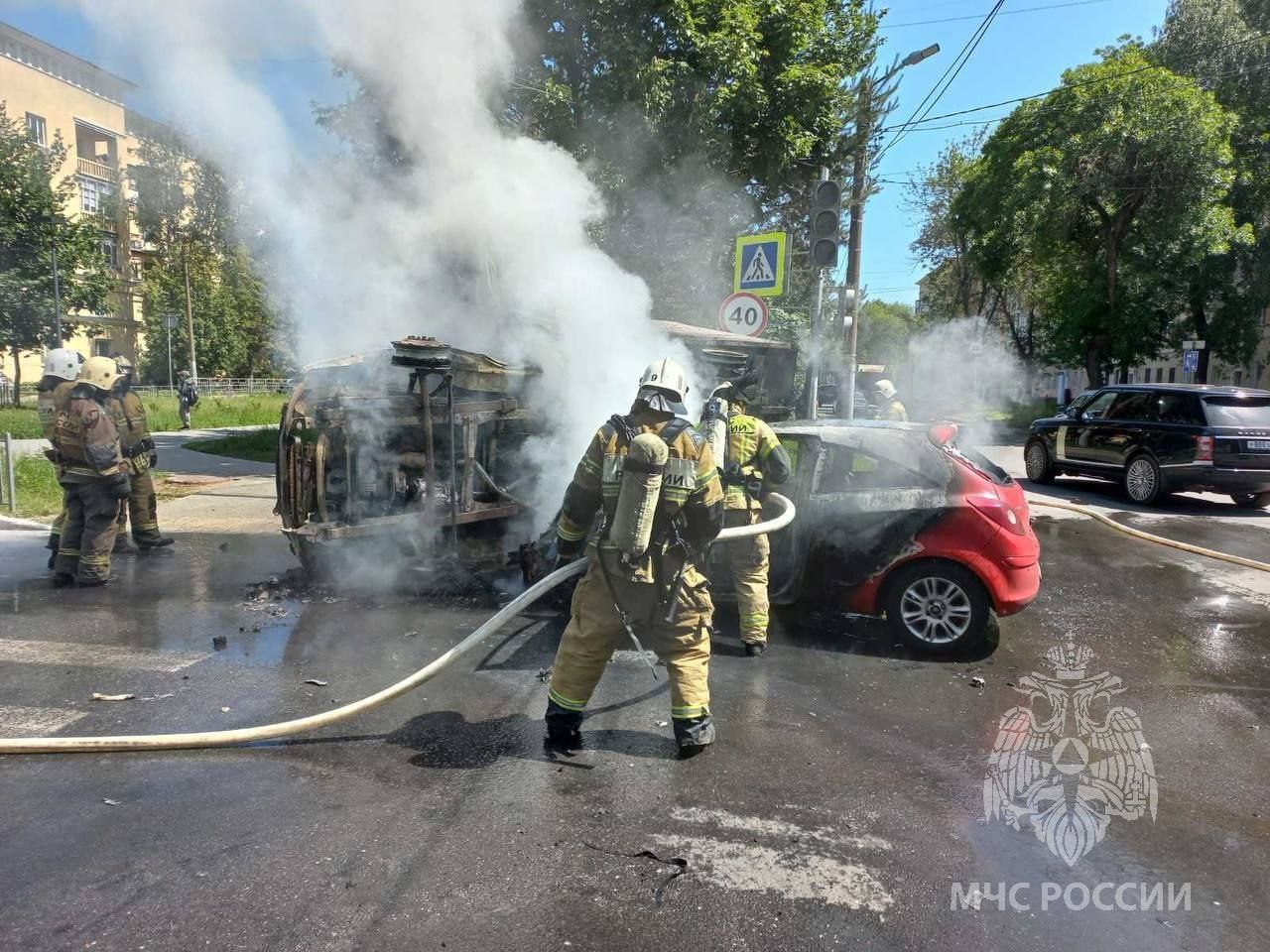 Пытался проехать на красный: что произошло с водителем взорвавшейся ГАЗели  | 13.06.2023 | Нижний Новгород - БезФормата