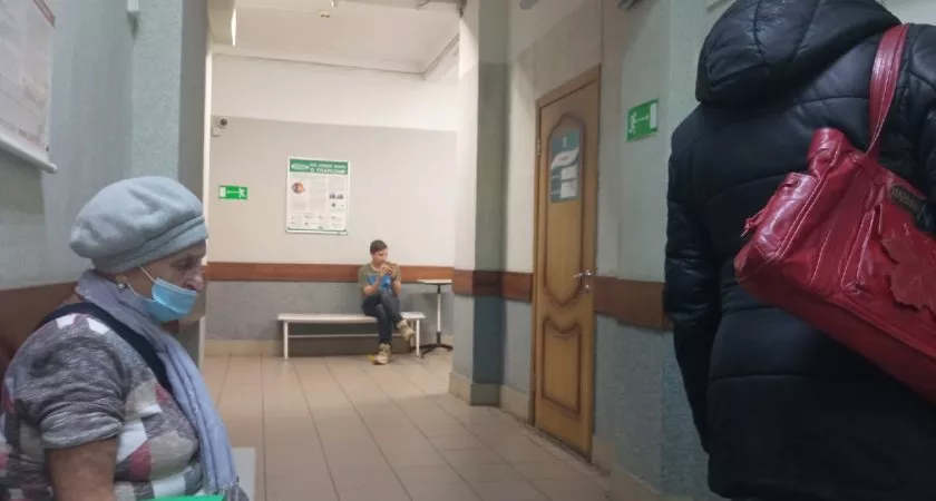 Фото к статье: Поликлинику эвакуировали в Нижнем Новгороде из-за бдительного посетителя