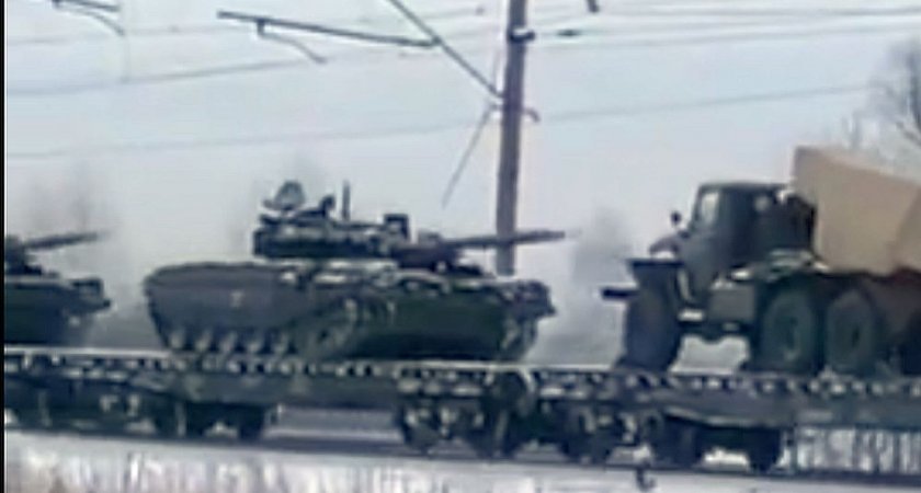 В Нижегородской области заметили поезд с танками и артиллерией