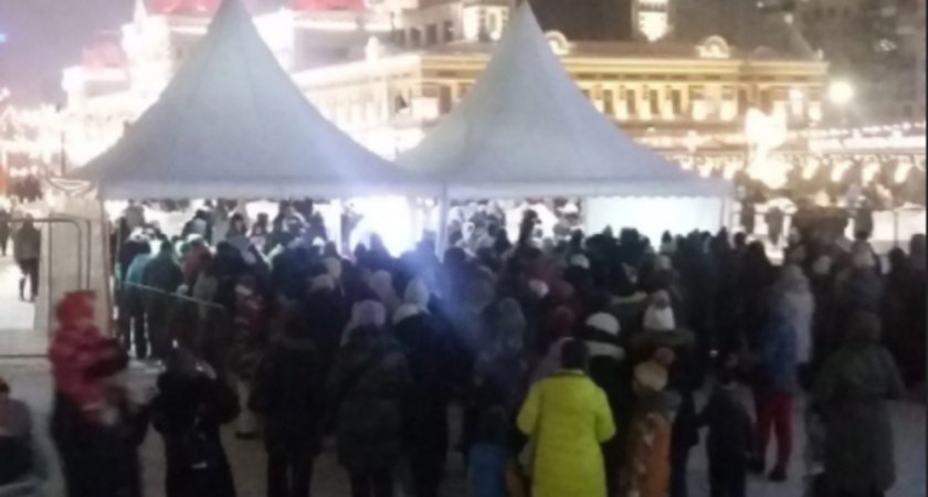 Жители города пожаловались на огромные очереди на Нижегородской ярмарке в соцсетях 