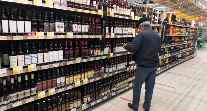 В Госдуме предложили запретить продавать алкоголь в выходные 