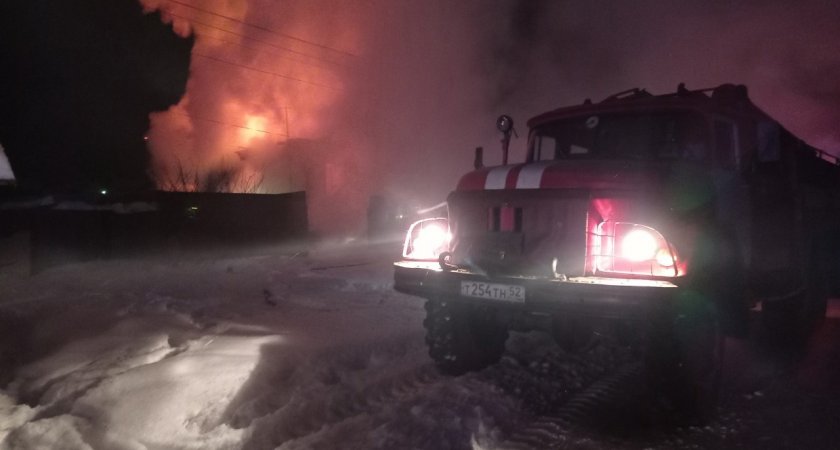 В Нижнем Новгороде загорелся хостел, эвакуированы десятки гостей