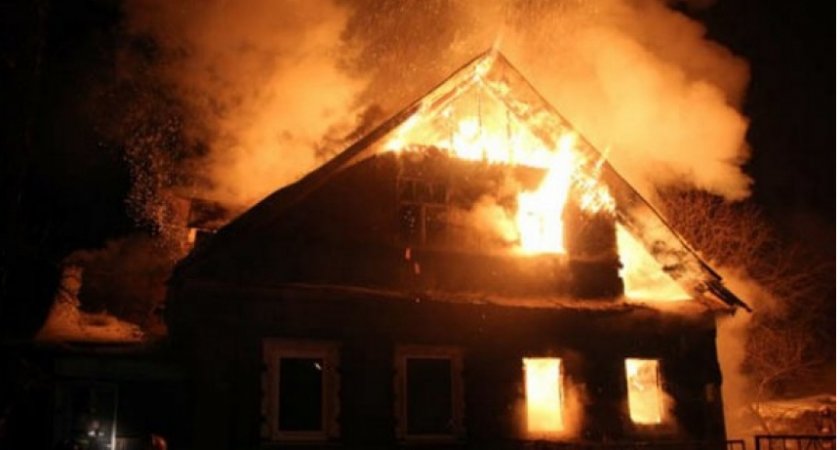 Мужчина поджог свою семью в доме, чтобы отомстить им за развод