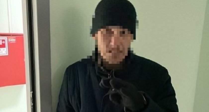 Женщина с ребенком испугалась мужчину в лифте и сдала его в полицию как педофила