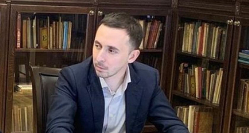 Мелик-Гусейнов призвал учителей не закрывать глаза на избиение школьницы