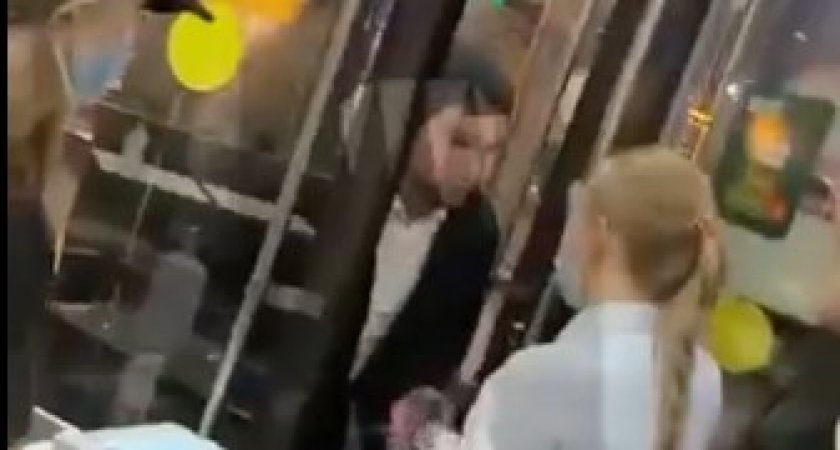 Нижегородец решил угрожать рапортом в СК, чтобы попасть в Макдональдс