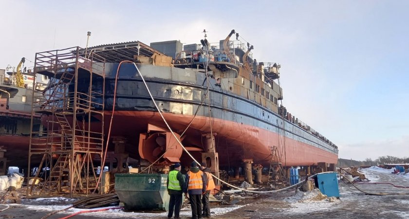 Сухогрузный теплоход загорелся в Нижегородской области