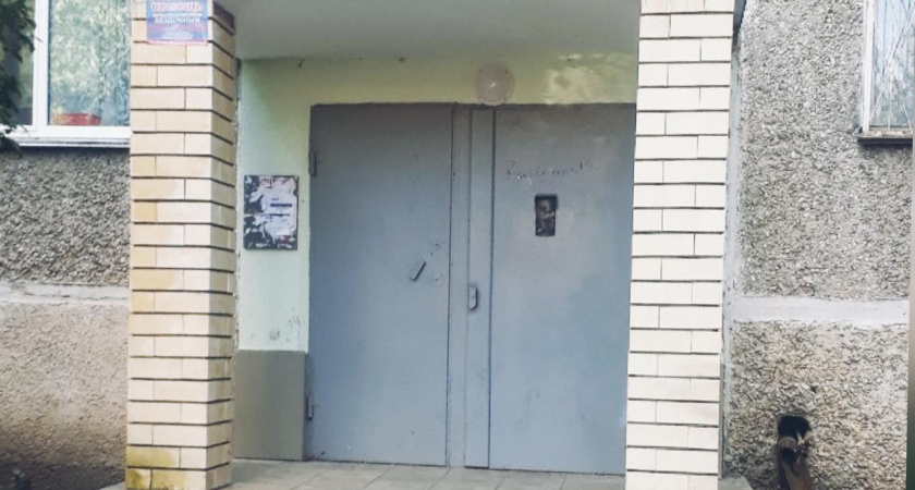 Аварийный вход в подъезд дома в Нижнем Новгороде отремонтировали после предписания ГЖИ