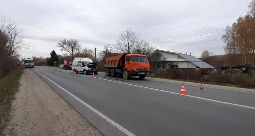 Врачи скорой пострадали в ДТП с КамАЗом в Нижегородской области