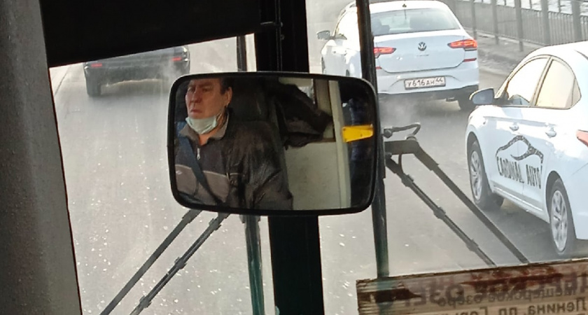 Водитель автобуса не тронется с места, если в салоне будет хоть один безмасочник