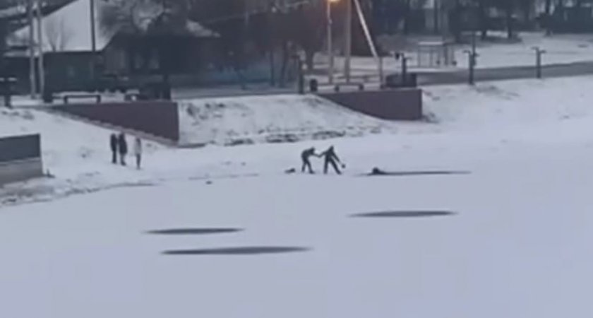 Двое подростков провалились под лед в Нижегородской области