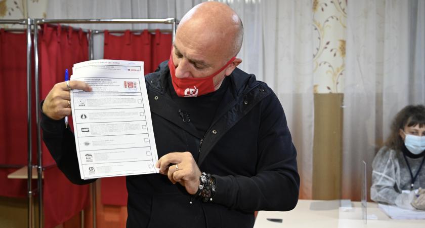 В первый день голосования Захар Прилепин проголосовал в Дзержинске