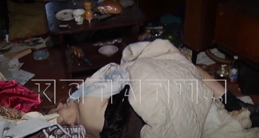 Женщина-инвалид второй месяц спит и ест на полу в Нижнем Новгороде