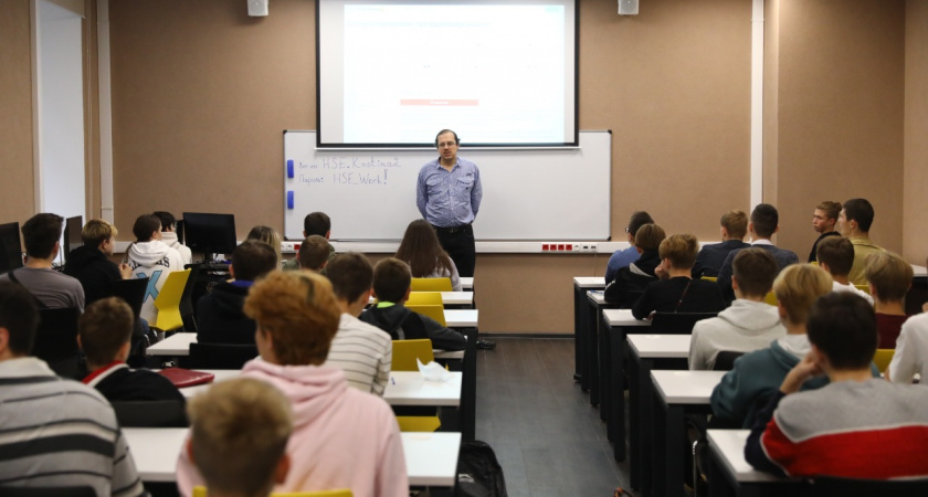 В Нижнем Новгороде стартовало обучение в школе олимпиадного программирования