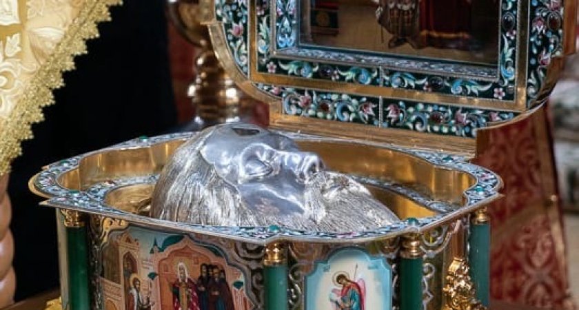 В Нижний Новгород прибыл ковчег с мощами Александра Невского
