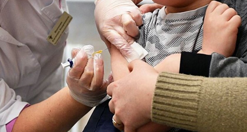 Путин поручил создать вакцину от Covid-19 для детей старше двух лет