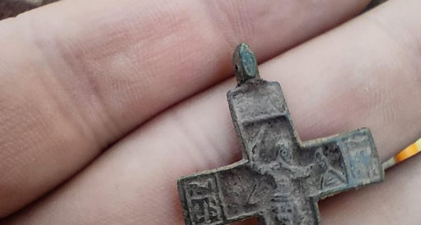 В Нижегородской области обнаружен редкий православный крест с изображением Никиты-бесогона