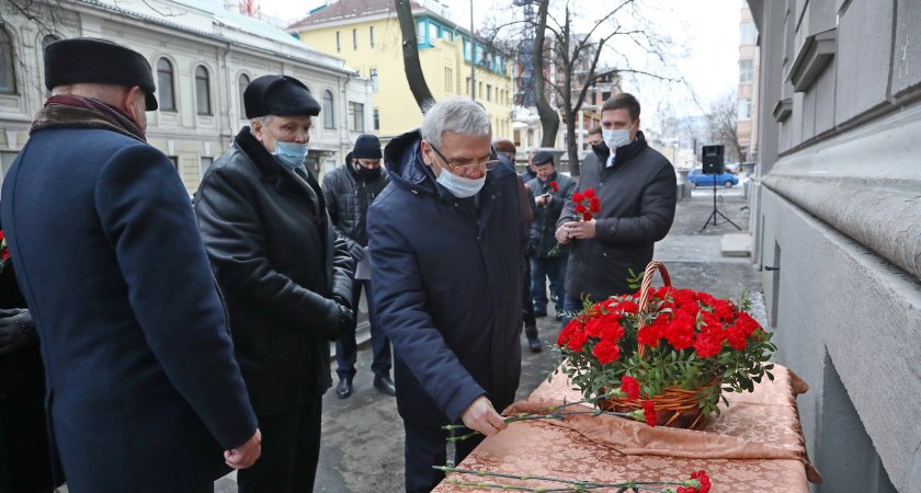 В Нижнем Новгороде состоялась церемония открытия мемориальной доски руководителям региона 