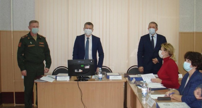 Петр Банников провел заседание областной призывной комиссии