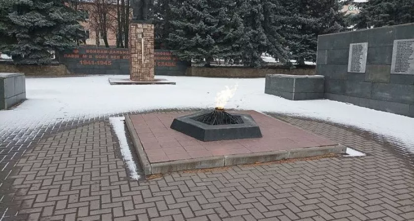 Фото к статье: В Дальнем Константинове вернули Вечный огонь, который потух из-за иска Газпрома