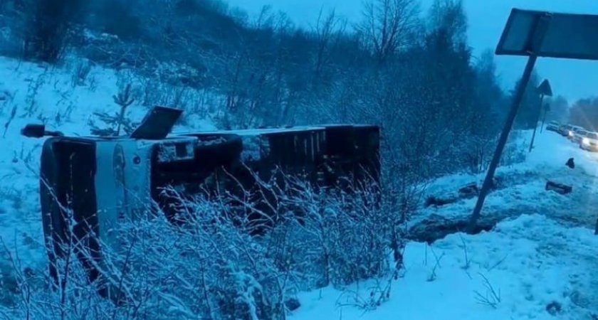 Шесть человек пострадали в столкновении автобуса с КАМАЗОМ в Нижегородской области