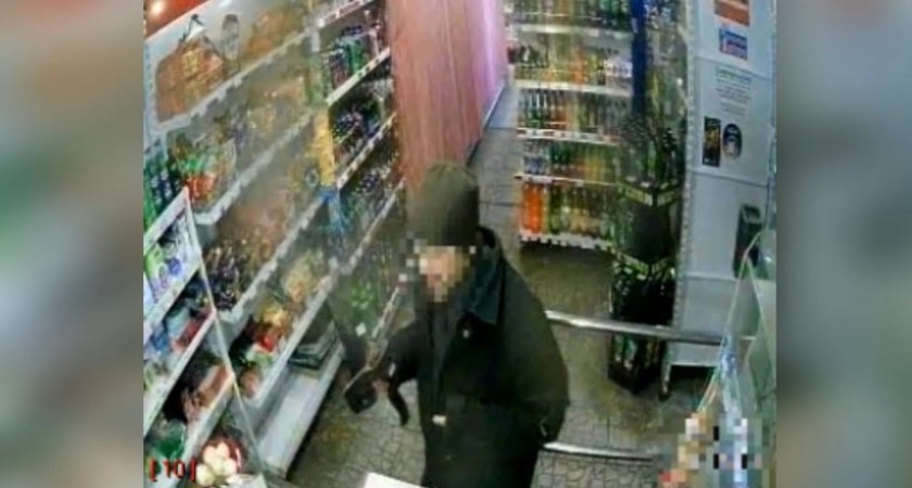 Житель Нижегородской области угрожал продавцу топором ради бутылки водки и энергетика