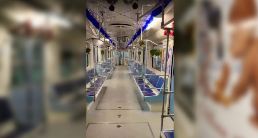 В метро Нижнего Новгорода начнет курсировать новогодний поезд 