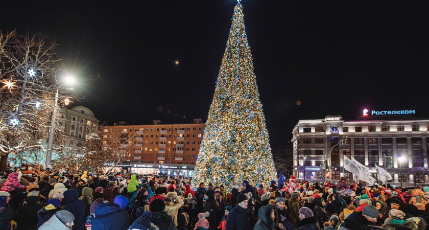 Сказочный парад открыл фестиваль "Новогодняя столица России" в Нижнем Новгороде