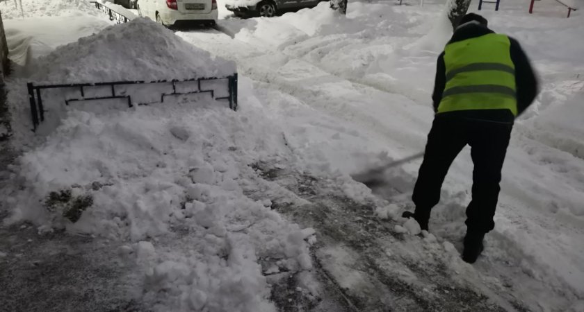ДУКи пяти районов Нижнего Новгорода усиливают работу по очистке дворов от снега и наледи