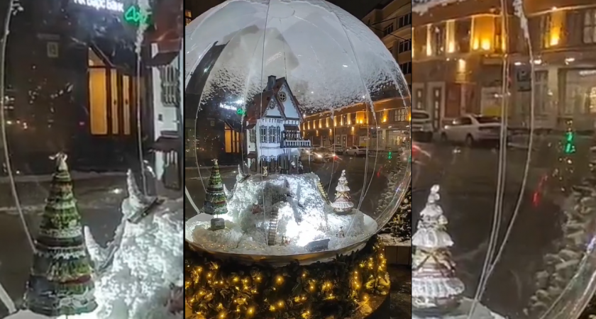 Огромный новогодний шар с заснеженным домиком и фигурками внутри установили в Нижнем