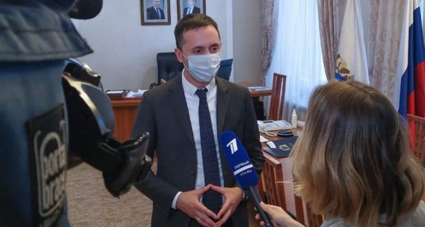 Власти опровергли слухи об отставке главы Минздрава Мелика-Гусейнова 
