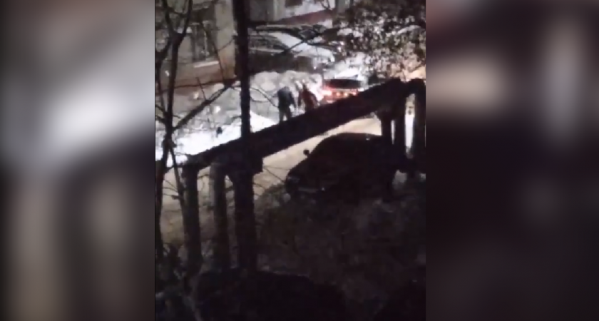 Пара избила пьяного нижегородца за попытку повредить автомобиль