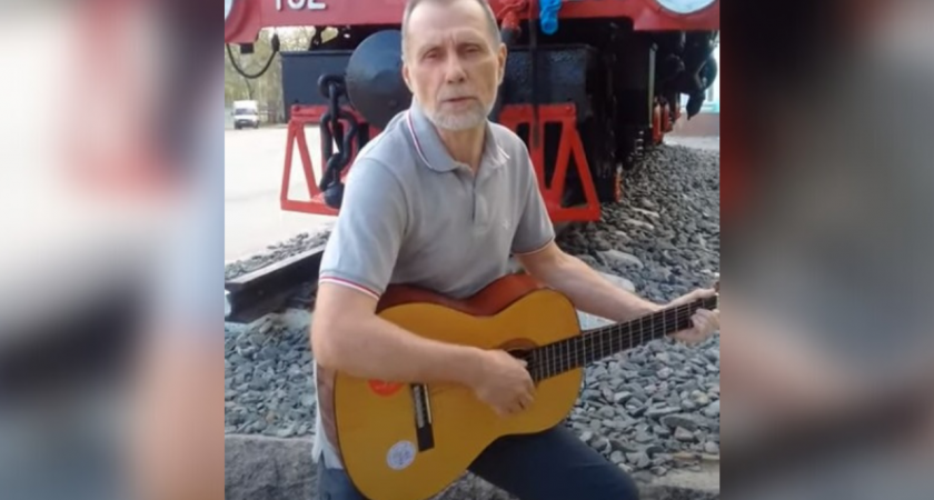 Бывший военный протестует против QR-кодового режима и сочиняет об этом песни