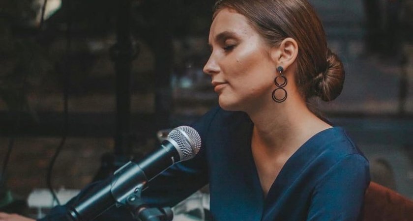 Арина Каткова посвятила песню о врачах своим коллегам после истории с угрозами от пациента
