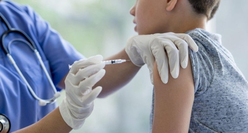 Минздрав зарегистрировал вакцину от COVID-19 для подростков