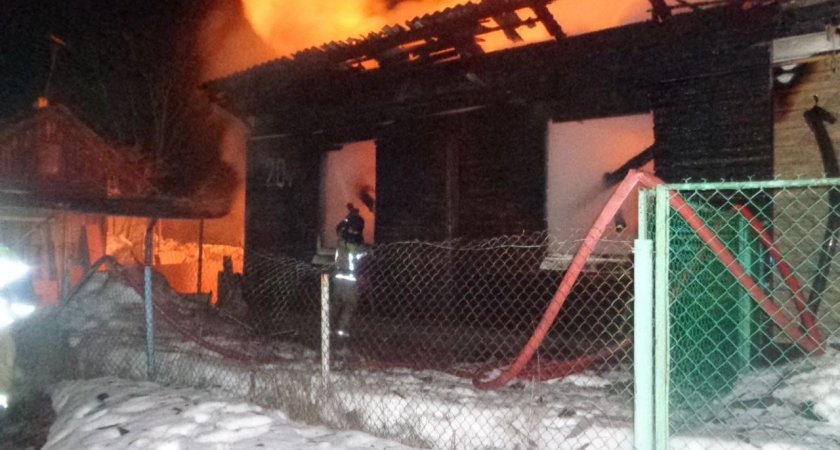 На Бору вспыхнул частный дом: есть погибшие 