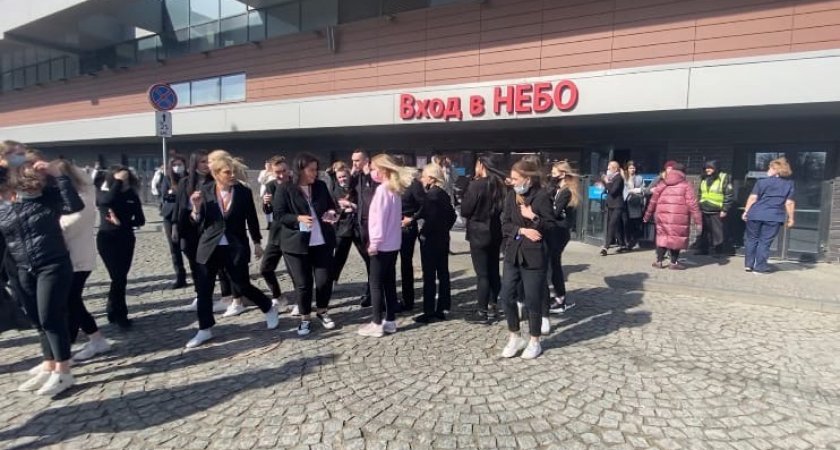 В Нижнем Новгороде «заминировали» сразу три торговых центра: людей срочно вывели из зданий