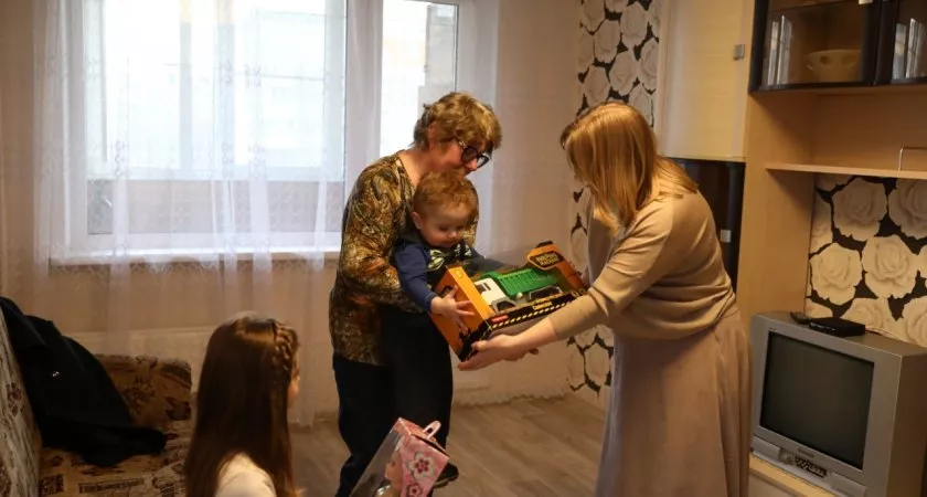 Фото к статье: Первые переселенцы из Донбасса переехали в съемную "трешку"