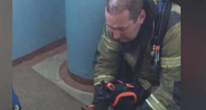Три человека едва не погибли на пожаре в Нижнем Новгороде: их еле спасли