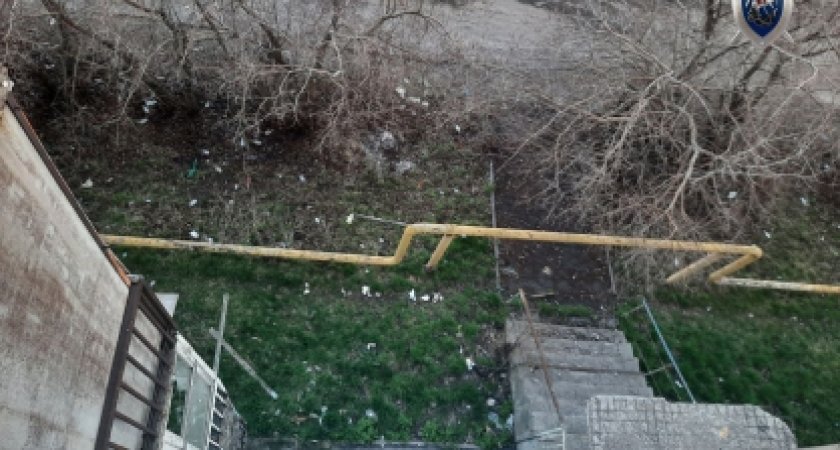 Годовалый ребенок выпал из окна 4 этажа в Нижнем Новгороде
