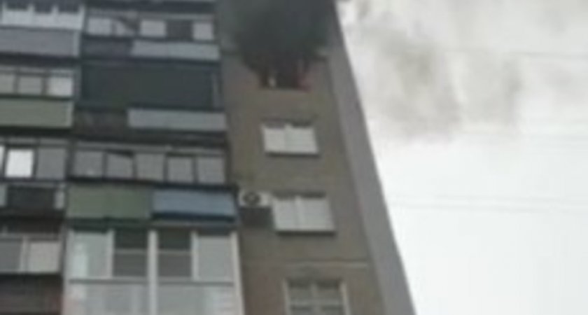Пожарные спасли 11 человек из многоэтажки в Нижнем Новгороде