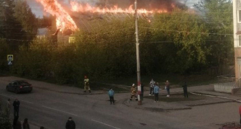 В Балахне вспыхнул деревянный дом и сгорел дотла