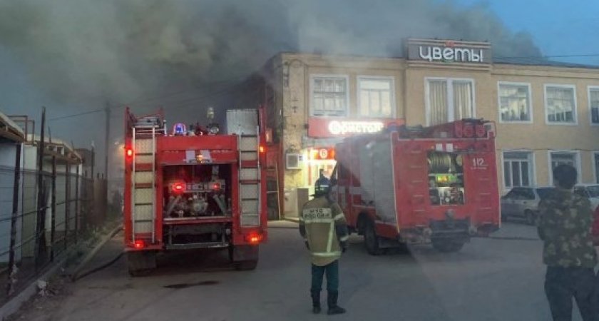В Афонино загорелись Бристоль, стоматология и автосервис
