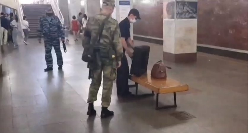 Нижегородцы заметили странный предмет на станции "Московская"