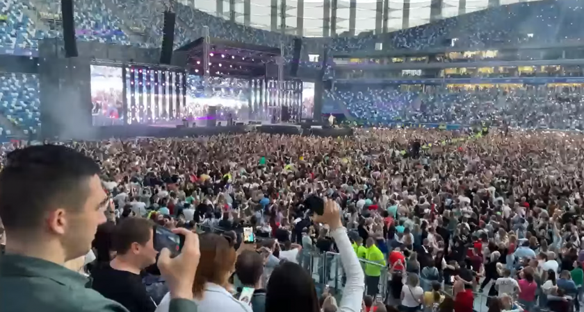 Руки вверх нижний новгород концерт купить билет. Концерт руки вверх в Нижнем Новгороде в 2022. Стадион Нижний Новгород 2022 руки вверх. Руки вверх концерт 2022. Концерт руки вверх 2022 Владивосток.