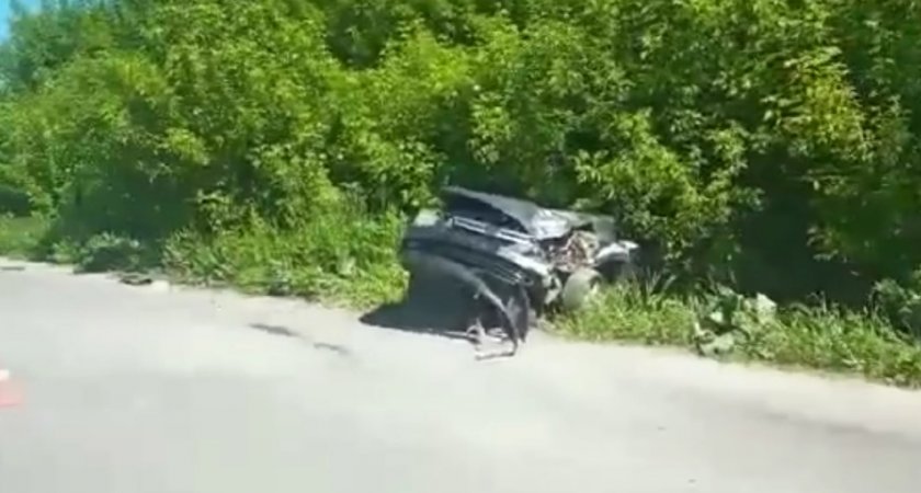 Три автомобиля и столб столкнулись в Нижегородской области