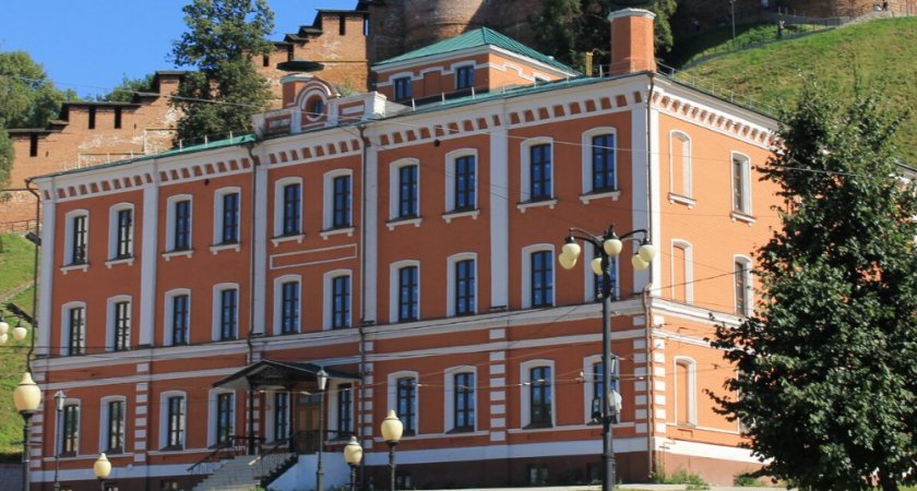 Знаменитую “ночлежку” Бугрова из пьесы Горького выставили на продажу 